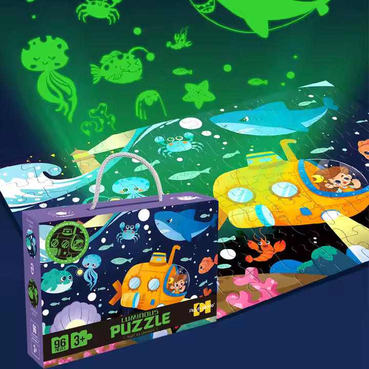 Tamsoje šviečianti dėlionė „Vandenyno pasaulis“ vaikams.